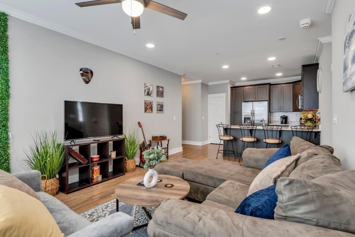 Modern Nations Condo - Walkable - 5 Mi Downtown ناشفيل المظهر الخارجي الصورة